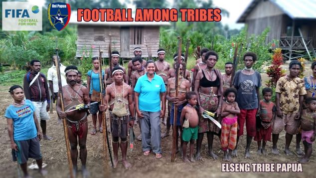 SEPAKBOLA DIANTARA SUKU SUKU 'SUKU ELSENG' PAPUA