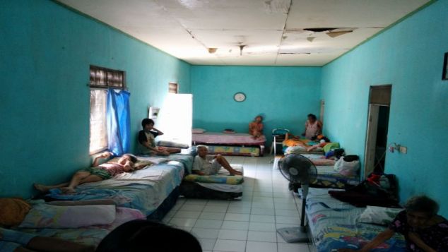 Bantu Panti Asuhan & Jompo Berkat Kasih Immanuel