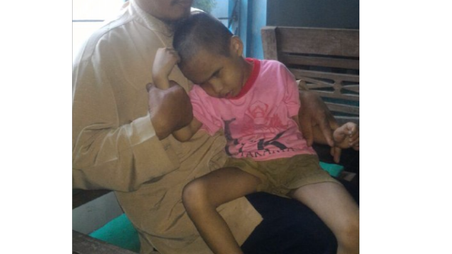 Bantu Muhammad Sembuh Katarak dan Gangguan Syaraf