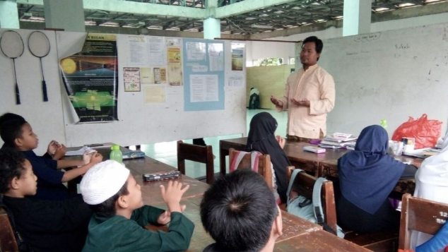 Mencetak generasi beradab, pintar sains dan hafizh