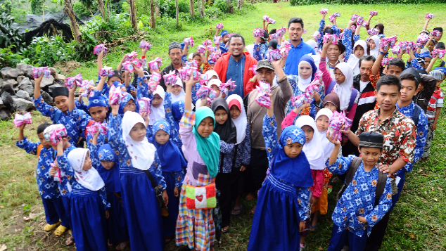 Bantuan Untuk Anak-anak di Pedalaman Cianjur