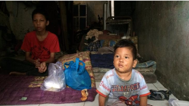 Ditinggal orangtua, anak 16 tahun nafkahi adiknya