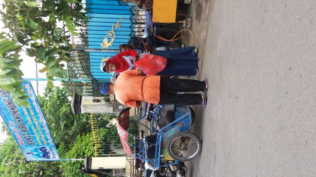 BERBAGI "NASI BUNGKUS" UNTUK SESAMA