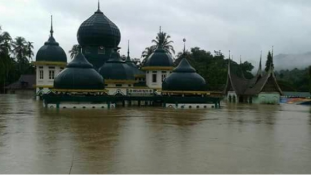 Iluni UI Peduli Banjir Sumatera Barat