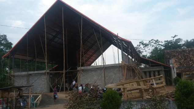 Pembangunan gereja katholik desa jojog