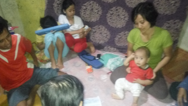 Bantu Ayah Empat Anak Merintis Usaha Jualan Kelapa