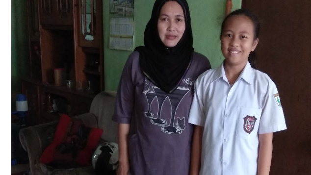 Anak Ingin Tetap Sekolah. YUK! Bantu Bu Yanti