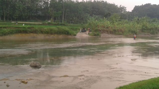 Pembangunan Jembatan Untuk Kelurahan Gunung Sari