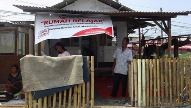 DONASI UNTUK BANGUN RUMAH BELAJAR KAMPUNG DAO