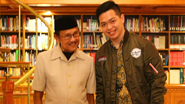 Rico Huang Dukung Pesawat R80