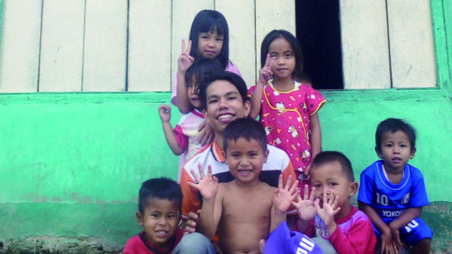 Kado Natal untuk Anak - Anak Sindias, Parlilitan