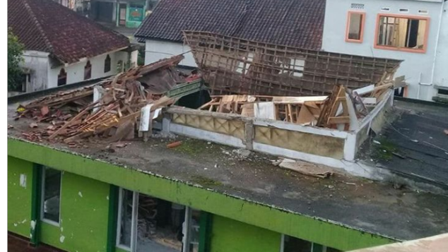 Perbaikan Mesjid Al-Kautsar Pasca Gempa Jawa Barat