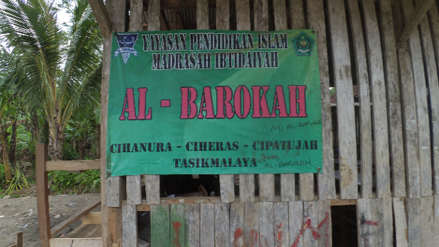 BANTU KAMI MEMPERBAIKI RUANG BELAJAR SEKOLAH M.I