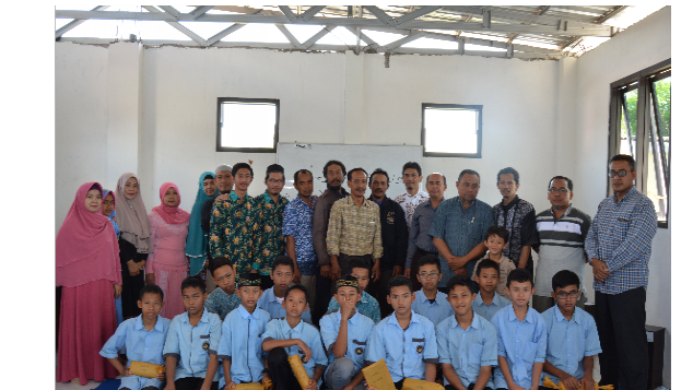 Bantu Khalifah berdiri