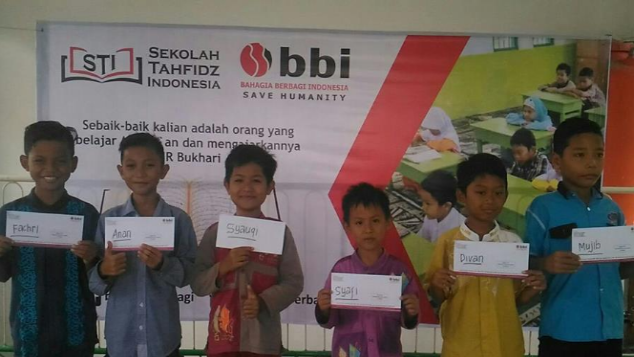 SEKOLAH TAHFIDZ INDONESIA ( STI ) YATIM DHUAFA