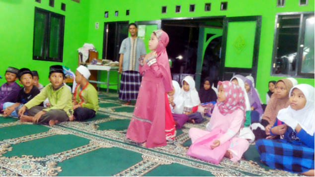 Meja Ngaji Untuk TPQ Al-Falaah