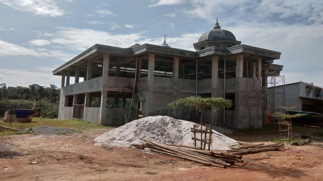 Pembangunan Mesjid Al-Muhajirin Tersendat Biaya.