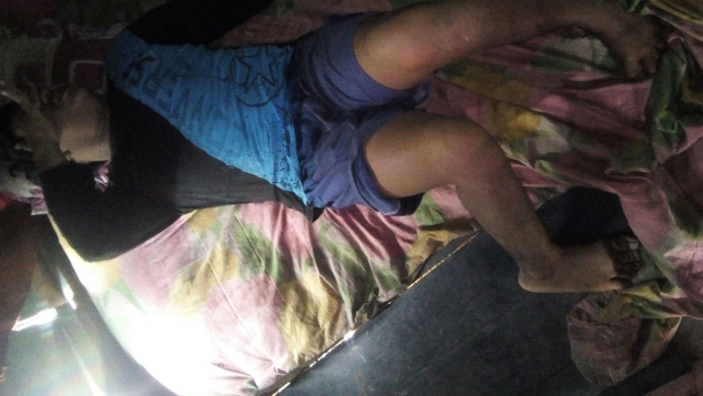 Bantu inas membeli kursi roda