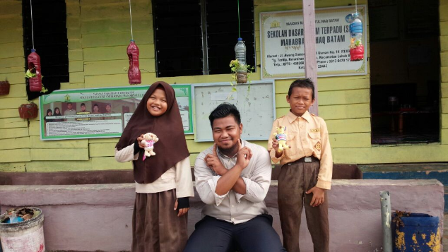 Bantu Bangun Sekolah Islam di Kampung Tua