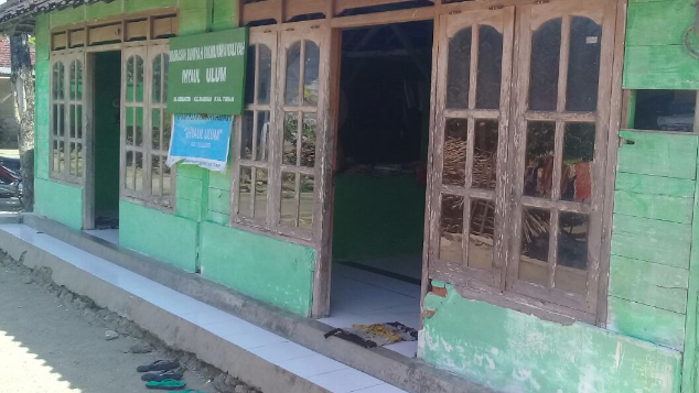 Bantu renovasi mushola