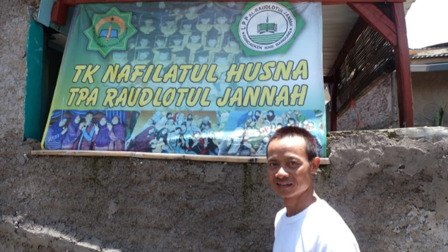 Bantu tukang parkir selesaikan pembangunan sekolah