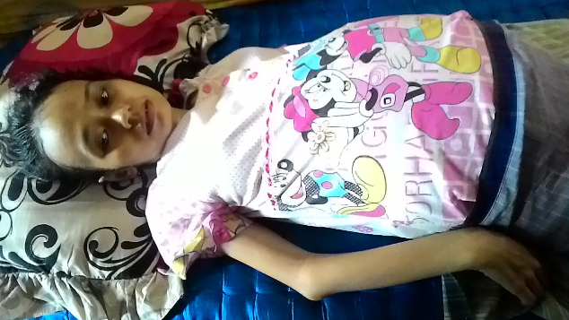 Bantu Monika sembuh dari tumor ovarium