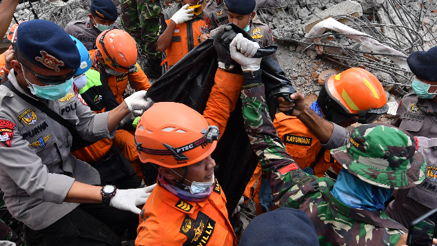 Bantu Korban Bencana Gempa Lombok