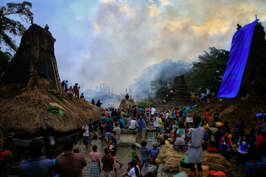 Kitabisa! - Terbakarnya Kampung Adat Tarung di Sumba Barat