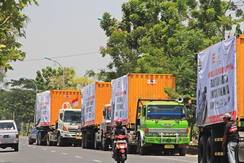 Truk Beras Kapal Kemanusiaan