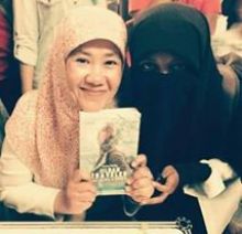 Nanik Haryanti/Nicky Bernett